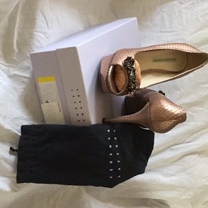 Vera Wang Lavender Heel